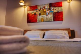 Victoriei Skyline Apartment - Steps from Old Town - 4