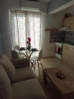 M & M Small House Rhodes Town - 5