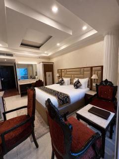 The Zinnia Castle- Dharamshala # Centrally Heated & Air Cooled # Premium Rooms # Lift # Bar # Terrace # Big Parking # Near market # Top Rated # Property of the year - 7