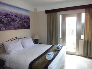Private Apartments at Jayakarta Resort - Legian - 4
