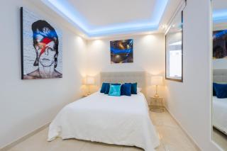 MARBELLA HOME RENTALS - Beachfront Luxury Apartment, 5BR Playas del Duque - 1