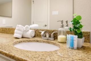 Comfy Bed near the heights with Pool Gym Washer - 2