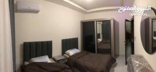 شقة أنيقة-غرفتين وصالة مع بلكونة Stylish 2-Bedroom Apartment with Balcony - 6