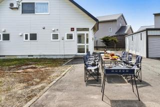 The Village 1002 - 8