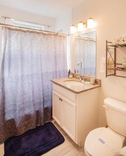 Stylish 2BR w Full Kitchen, Laundry & Cen Air - 5