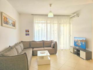 Two Bedroom Apartment With Sea View 100 - 4