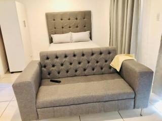 Uncle Charles Guesthouse - 6