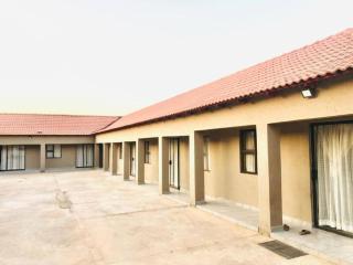 Uncle Charles Guesthouse - 8