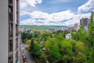 1-Bedroom Apartment with View - Balcony - 5 Min to Delisi Metro- Self Check-In - 5