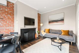 Peaceful Retreat in Hamilton East - By Superior Stays - 8