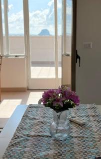 Appartamento con terrazzo in centro - 1