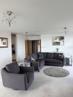 The Lookout-2BR Apartment on Poole Quay Waterfront - 9