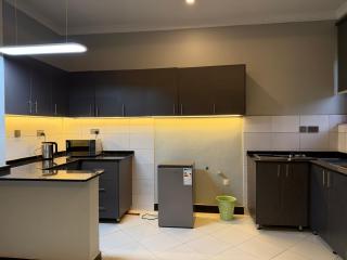Modern Minimalist Apartment in Bunga Near Munyonyo & Lake Victoria - 6