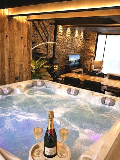 3 Waters Spa Loft Wellness Luxe avec Jacuzzi, Sauna & Hammam privatifs dans les Ardennnes - 0