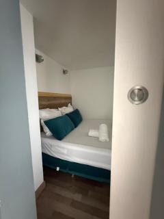 Spacious, bright and beautifully decorated flat in heart of Marais short walk to Picaso Museum - 3