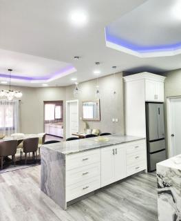 3BR Golden Pear Luxury Villa - Pool, Ocean, Mountain Views, Concierge - 2