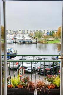 Two bedroom waterfront Apartment - 3