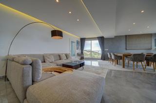 Luxury Penthouse with private pool & stunning view - 0