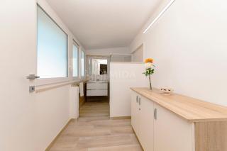 LORY'S HOUSE - 2