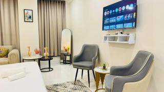 Skyline Transit Studio - 2 Min Drive Airport & Motorway - 8