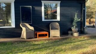 Black Wooden House Close To The Water - 7