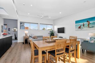 Witton Breeze Modern Seaside Stay by Jetty and Cafs - 3