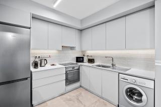 Latitudes 1 Bedroom Apartment - 4