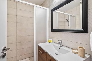 Latitudes 1 Bedroom Apartment - 2