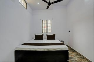 OYO 81913 Hotel Adhiraj - 9