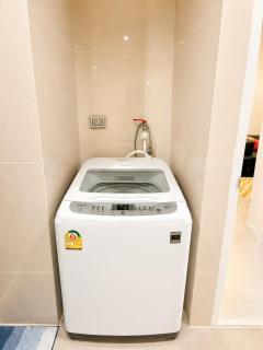 Cozy Newly Renovated 1BR with Sofa Bed Near BTS Ari - 7