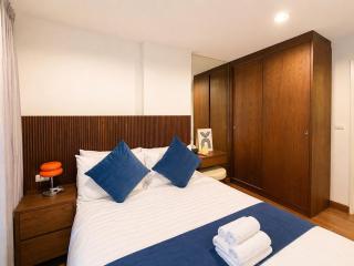 Cozy Newly Renovated 1BR with Sofa Bed Near BTS Ari - 3