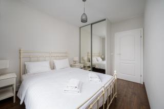 Żerań Brick Loft Apartment by BookingHost - 4