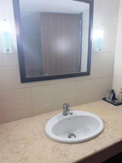Couple and Family Friendly Apartment in Bashundhara R A near NSU, IUB & Jamuna Future Park - 8