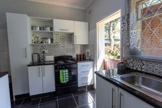 Luxury Villa in Suburbian Norton - 4