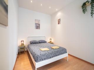 Lively City Getaway for 10 Near Meir - Anvers - 3