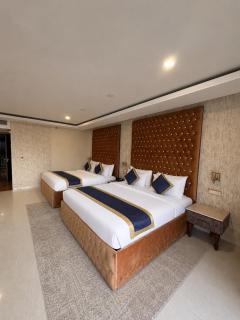 The Zinnia Castle- Dharamshala # Centrally Heated & Air Cooled # Premium Rooms # Lift # Bar # Terrace # Big Parking # Near market # Top Rated # Property of the year - 4