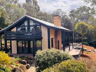 Diskin House Mt Pleasant Rd, Eltham - 5
