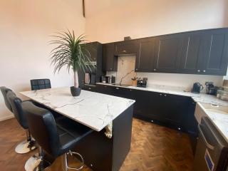 Skool Halls - 5 bedroom option - 5