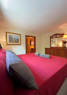 3 Bedroom Pool Home for 6 with AC near Fort Lauderdale Beach - 5