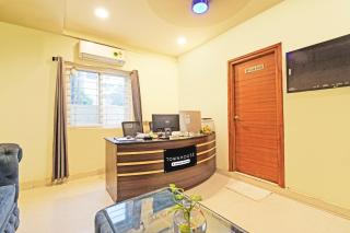 Super Townhouse Kondapur Near Botanical Garden Formerly RRR Inn - 2