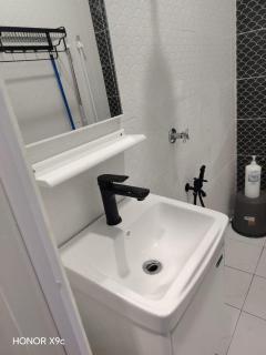 ZIRA STAY PENARIK - Ziyad Room - 2