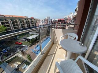 Admiral Plaza Premium Suites - 5