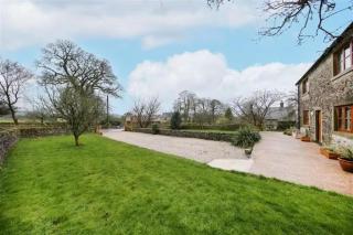 Beautiful four bedroom Peak District home - 6