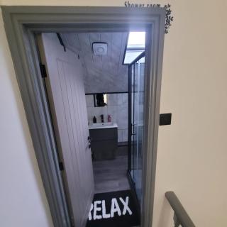 Large 6 bed House Sleeps 14 Free Parking, Pool table - 1