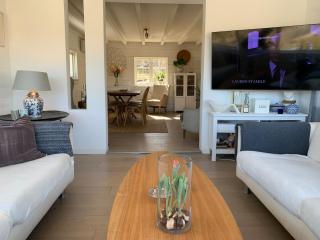 4 bedroom House with Ocean views and large garden - 4