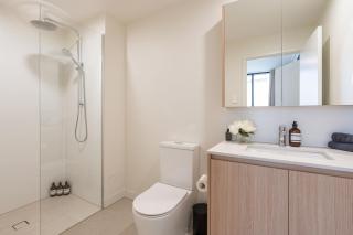 Luxury Central Market Apartment With Gym And Parking Available - 5