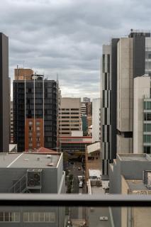 Luxury Central Market Apartment With Gym And Parking Available - 4