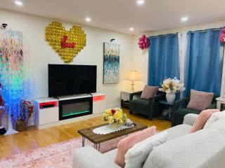 Romantic 3BR 10 min to Niagara Falls Cozy Modern - 2