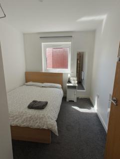 New Private Room in Shared 2 Bed Flat Delta Point - 9