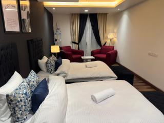 High-Rise PRESIDENTIAL SUITES In Goldcrest Mall & Residency DHA Lahore - 6